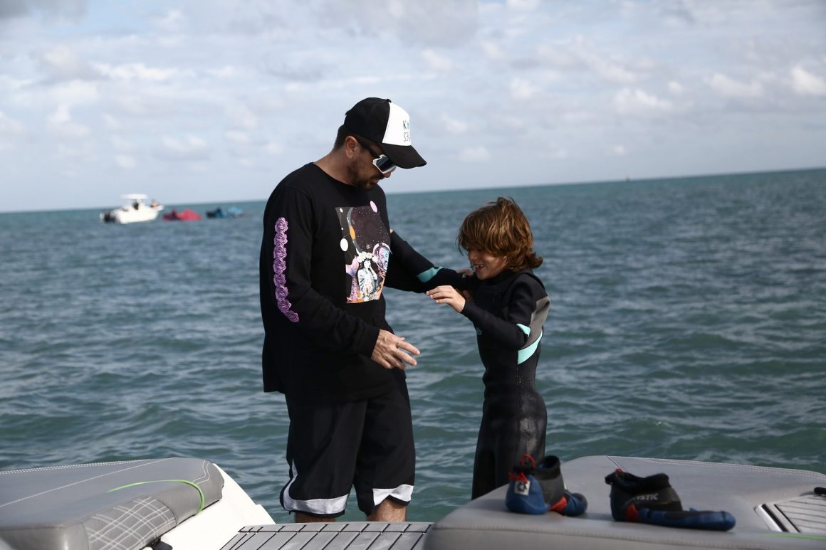 Kitesurfing, Miami, Juanes