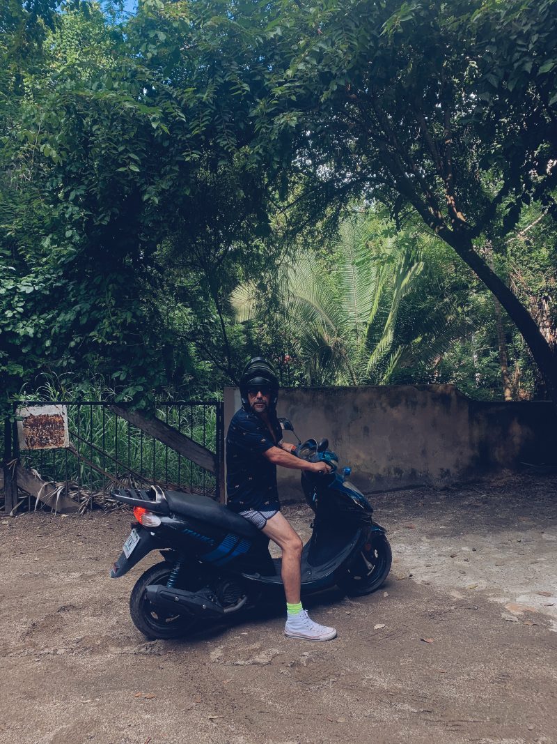 Travel-Sayulita-Mexico-Scooter