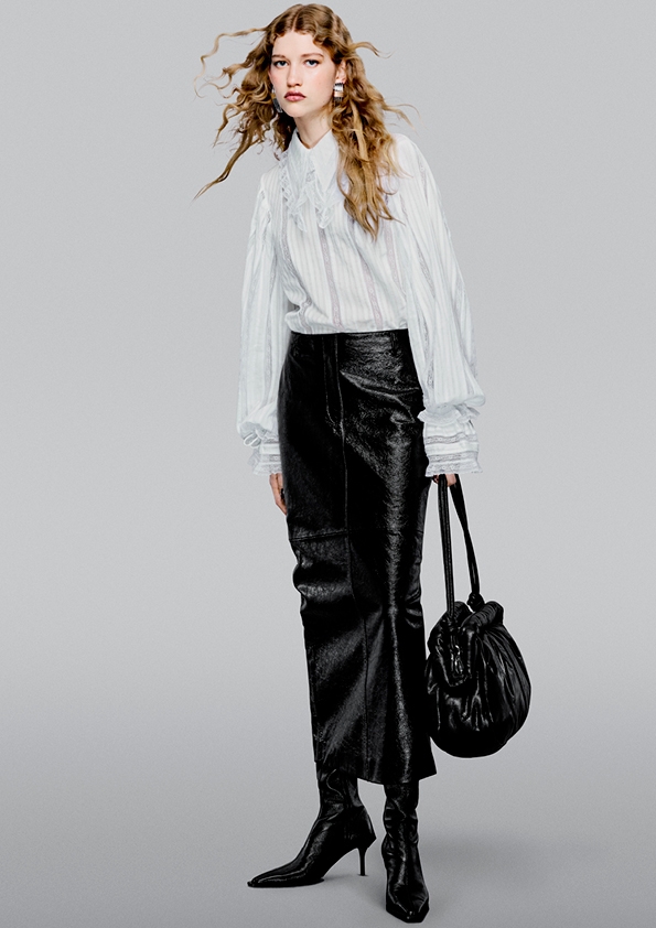 HM Studio Sculptural Black