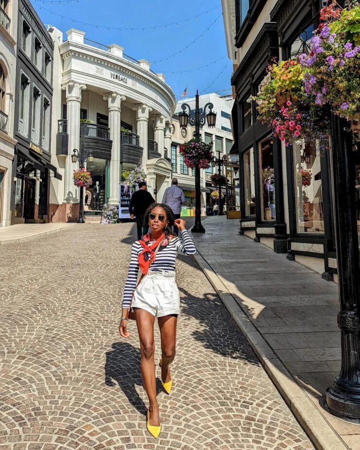 Nneya Richards - Travel - Living Daily